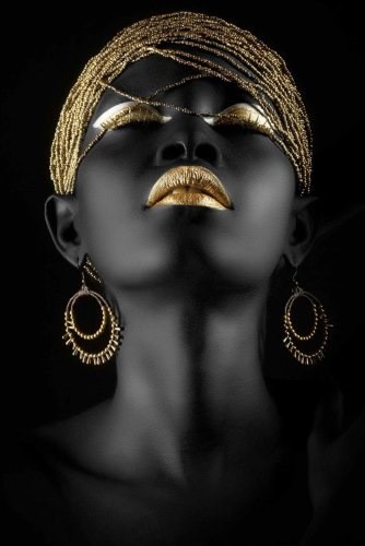 Создать мем: картина африканка черное в золоте оригинал, черная женщина в золоте, черная девушка с золотом