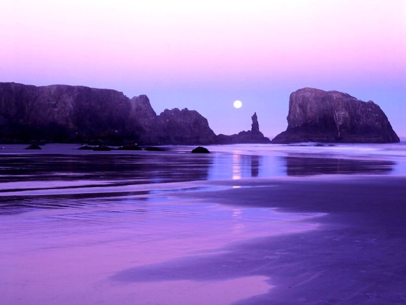 Создать мем: пурпурный закат, красивый пляж, пейзаж море