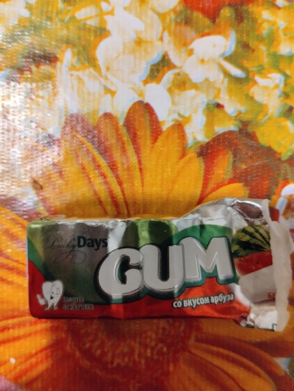 Create meme: gum lucky days chewing gum, lucky gum chewing gum, gum 
