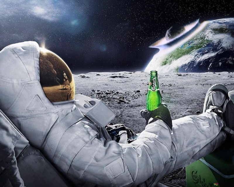 Create meme: astronaut with a beer, carlsberg kosmos cosmonaut, astronaut carlsberg