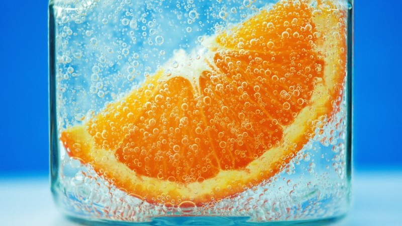 Create meme: juicy orange, orange , orange in water