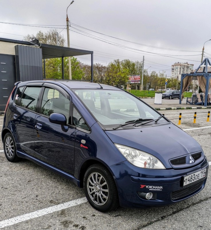 Создать мем: Mitsubishi Colt VI, mitsubishi colt 2007, mitsubishi colt 2006