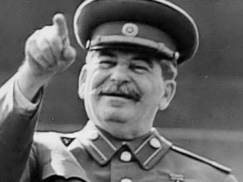 Создать мем: советский подпольщик, сталин иосиф виссарионович показывает сердечко, иосиф сталин мем