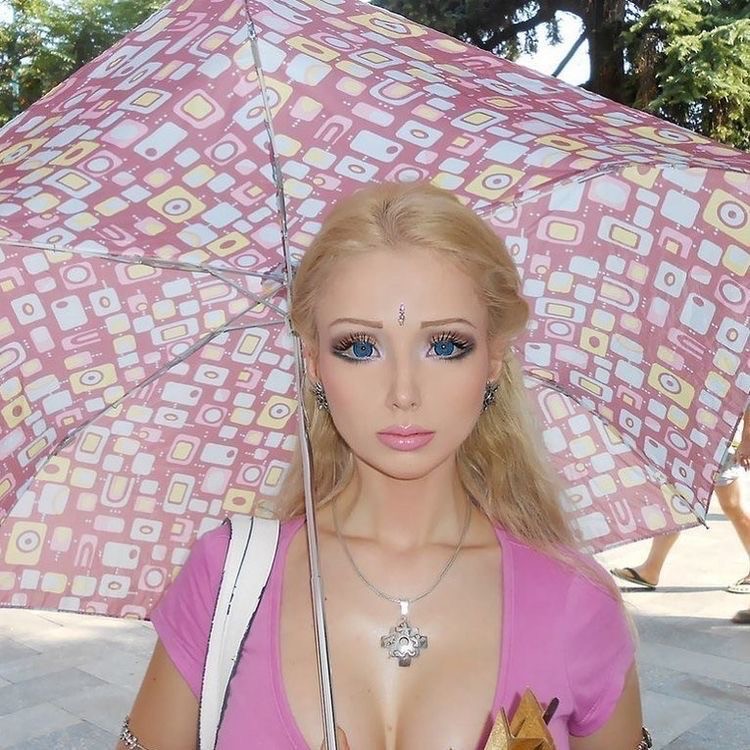 Создать мем: бимбо барби лукьянова, barbie barbie, живая барби