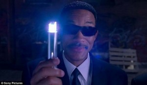 Создать мем: забудь, men in black, человек страдает