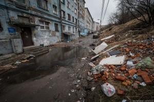 Создать мем: разруха, российский город, трущобы