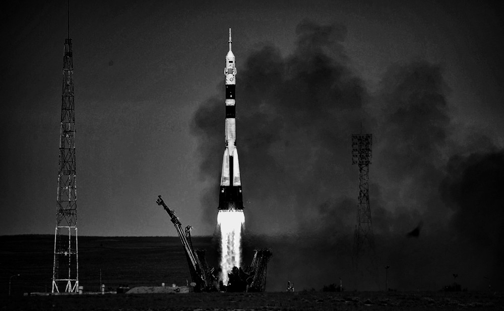 Первая ракета носитель ссср. Ракета-носитель "старт-1м". Протон ракета СССР. Байконур Протон. Ракета с запуском.