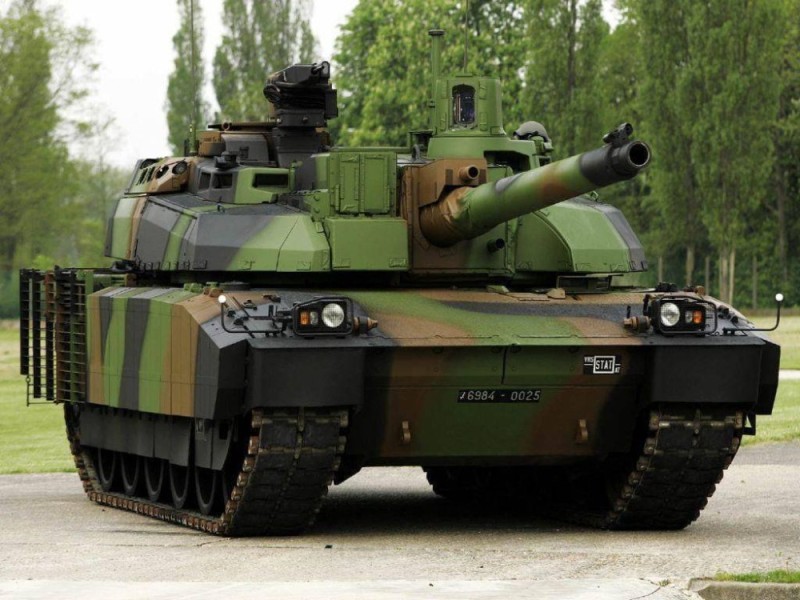Создать мем: танк леклерк, amx-56 леклерк, французский танк леклерк