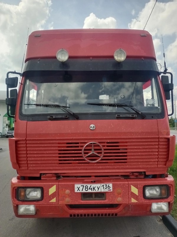 Create meme: mercedes benz 1222, mercedes-benz, mercedes truck