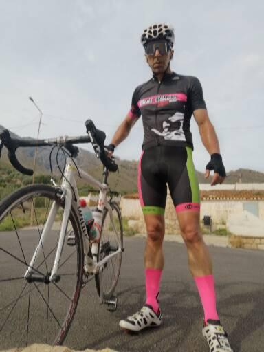 Создать мем: розовая джерси велоспорт, велосипедный спорт, шоссейный велоспорт