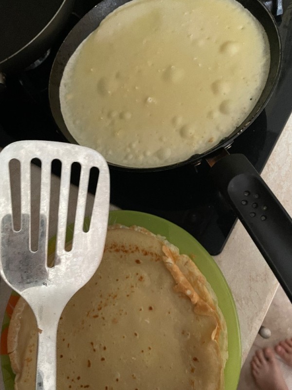 Create meme: thin pancakes with milk, pancakes on sour cream, pancakes on milk