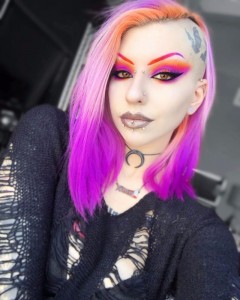 Создать мем: лицо, готы с фиолетовыми волосами, goth girl