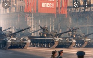 Создать мем: парад на красной площади, вооружённые силы ссср, т-72 на красной площади ссср