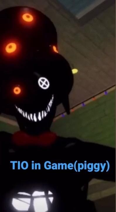 Create meme: Tio's skin in piggy, roblox hive, don t walk in darkness