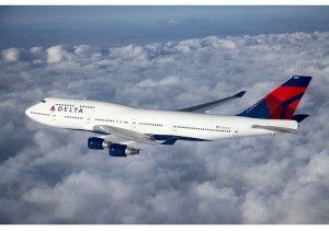 Создать мем: delta airlines картинки, боинг 747 в полете, Boeing 747