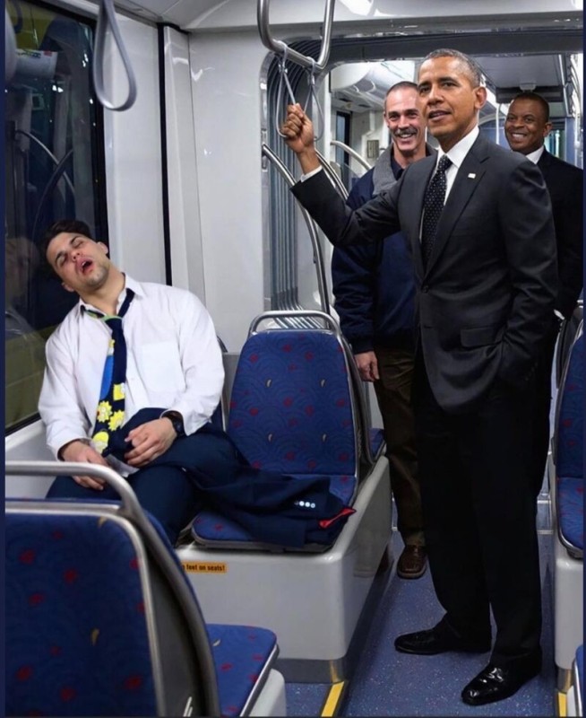 Создать мем: обама транспорт, парень в метро, барак обама в метро