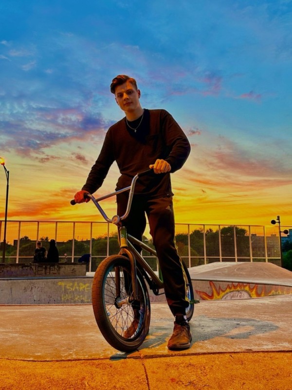 Создать мем: bmx, парень, бмх стрит