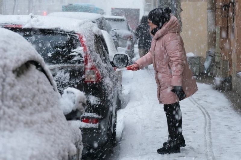 Create meme: winter snow , Snow is falling, snow in St. Petersburg