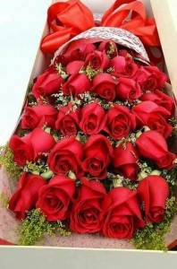 Create meme: flowers, a bouquet of red roses, beautiful bouquet