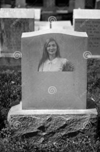 Создать мем: белые надгробные плиты старые, надгробная плита, памятники на могилу в аркадаке