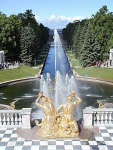 Create meme: Peterhof photo collage, Peterhof photo, fountains of Peterhof collage