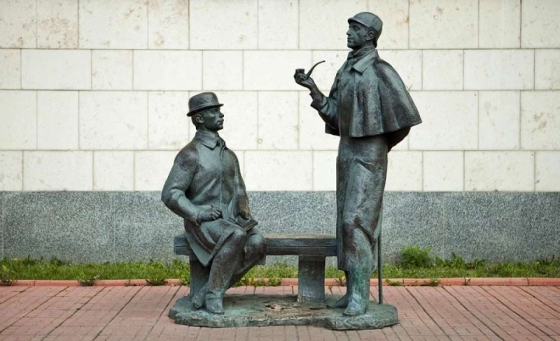 Create meme: monument to Sherlock Holmes and Dr. Watson in Moscow, monument to Sherlock Holmes and Dr. Watson, monument