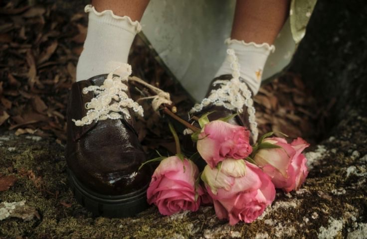 Create meme: Minus 18 flowers, shoes , shoes with flowers