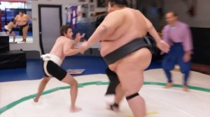 Создать мем: sumo, сумоист, сумо толстушка против худенькой