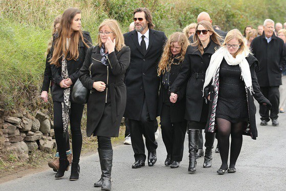 Create meme: Natasha Richardson funeral, Jim Carrey and Catriona White funeral, friend 