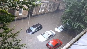 Создать мем: потоп во львове 2018, потоп на улицах барнаула, ливень в туле 21 июля