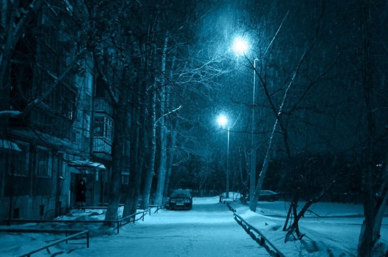 Создать мем: город зимой ночью, зимний парк ночью, зимний город ночью