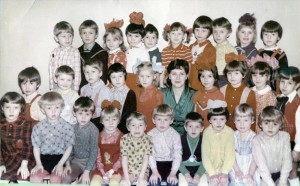 Создать мем: мальчик, детский сад 1986 год, восьмидесятые