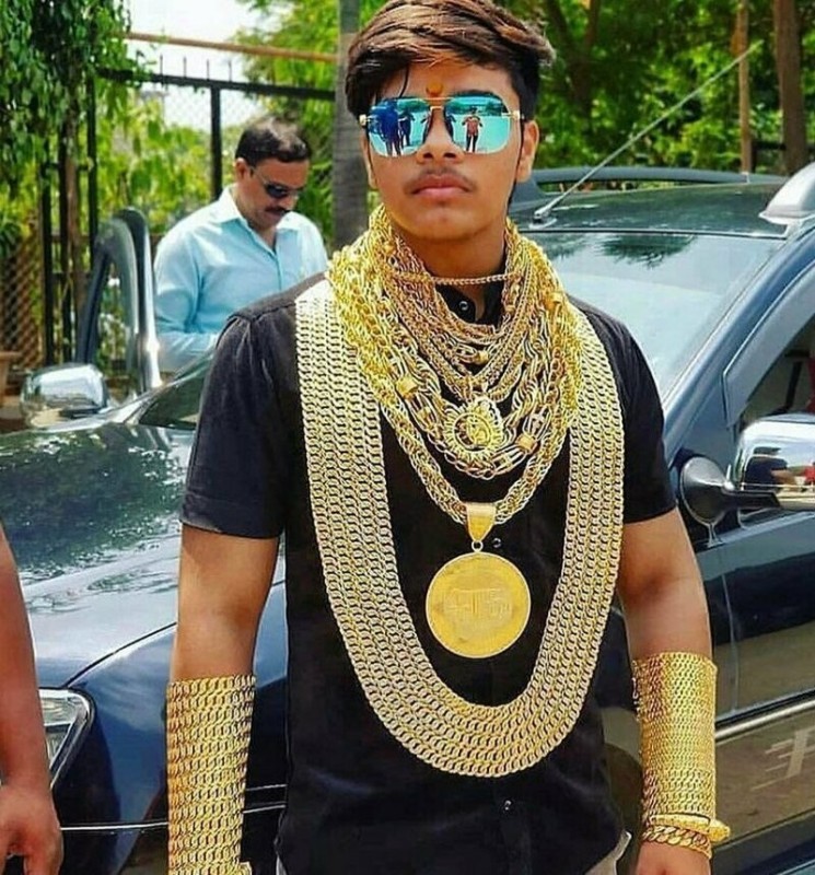 Create meme: gold chain around the neck, gold chain, doroho bohato