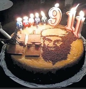 Создать мем: прикольные торты, торт со свечами с днем рождения, неприличные торты
