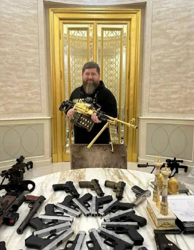 Create meme: Kadyrov with a gun, Ramzan Kadyrov, head of chechnya ramzan kadyrov