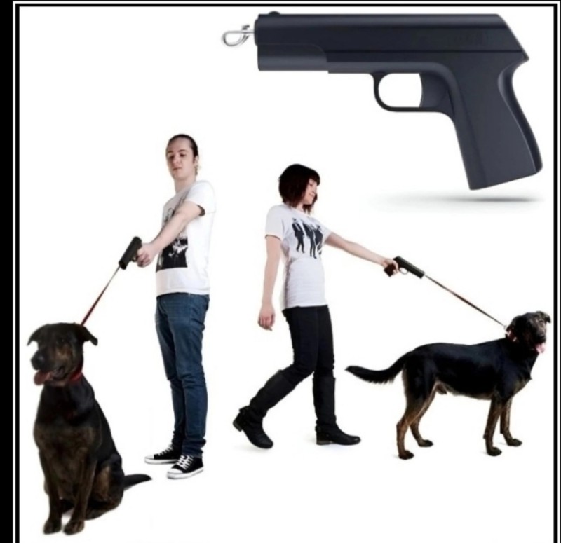Создать мем: собачий поводок, собака с пистолетом, оружие пистолет