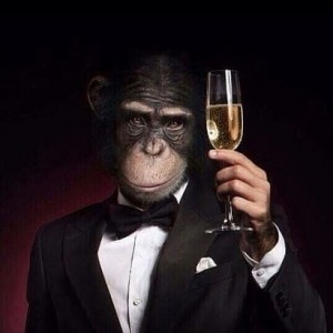 Создать мем: обезьяна со стаканом, обезьяна в костюме, гэтсби бокал