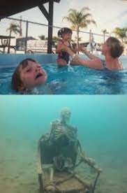 Создать мем: тонущий ребенок мем, ребенок тонет в бассейне мем, озеро мид невада скелеты