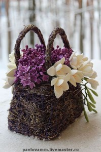Создать мем: флористика, цветочная композиция в сумочке, цветы в корзинке