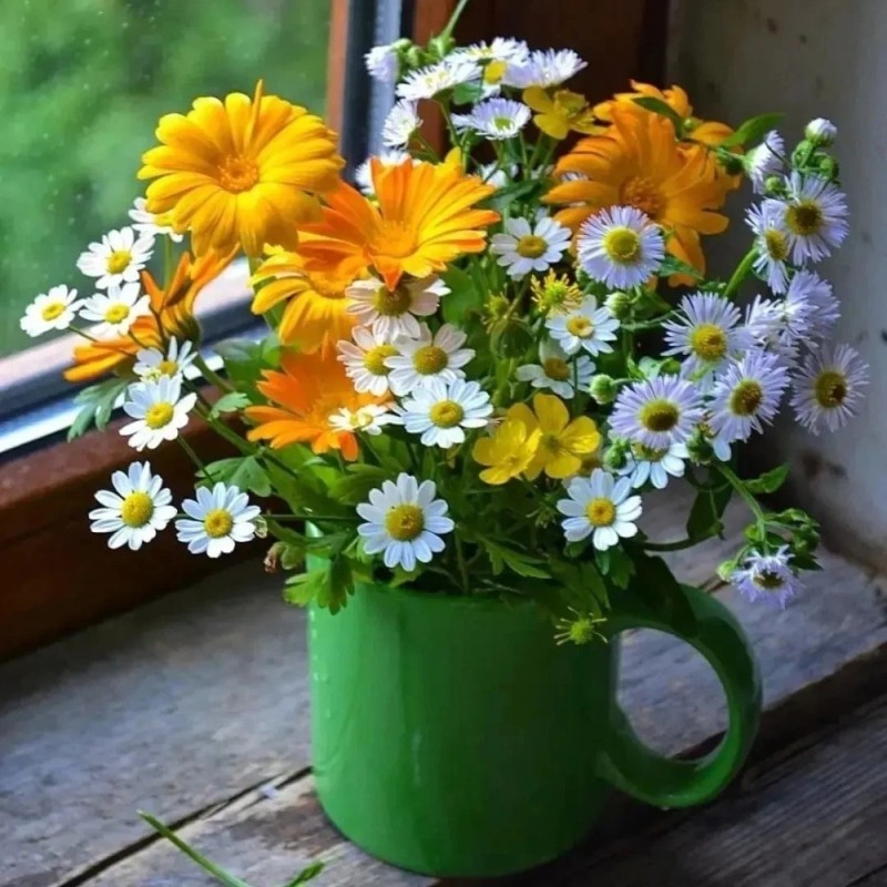 Create meme: good morning summer, wildflowers , bouquet of field calendula