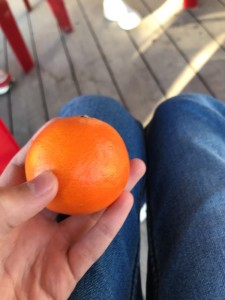 Создать мем: грейпфрут, мандарин, а апельсин б большой апельсин