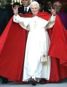 Создать мем: папа римский сатанист, паллий папы римского, император бенедикт 16
