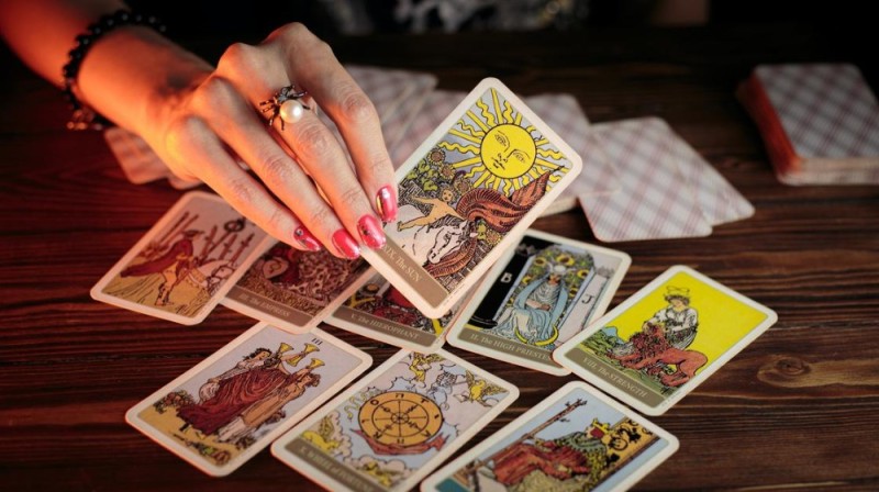 Create meme: the tarragon, tarot fortune-telling cards, tarot divination