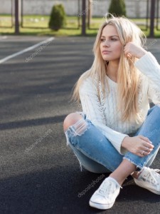 Создать мем: young pretty, ripped jeans, blonde woman
