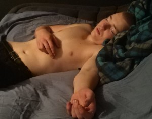 Создать мем: парень, boy теребонькает bed gayboystube, геи