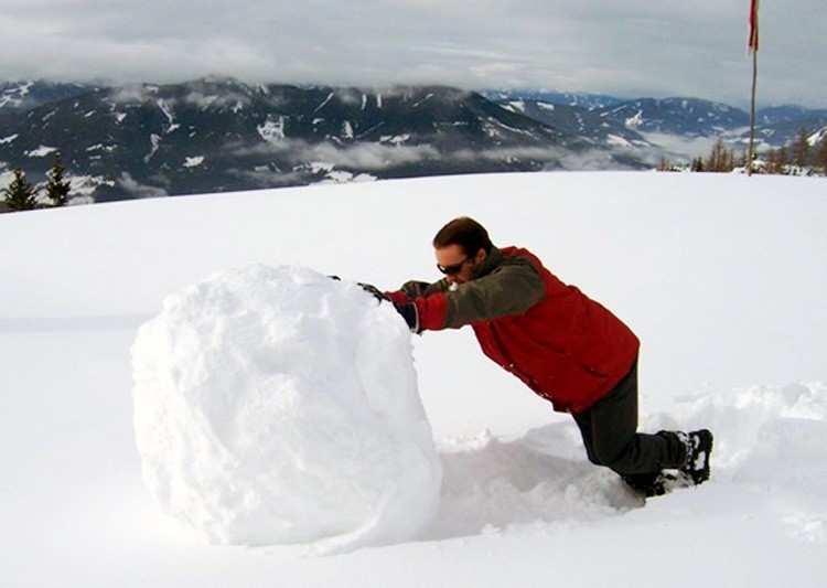 Create meme: snowball, rolling snow balls, a ball of snow