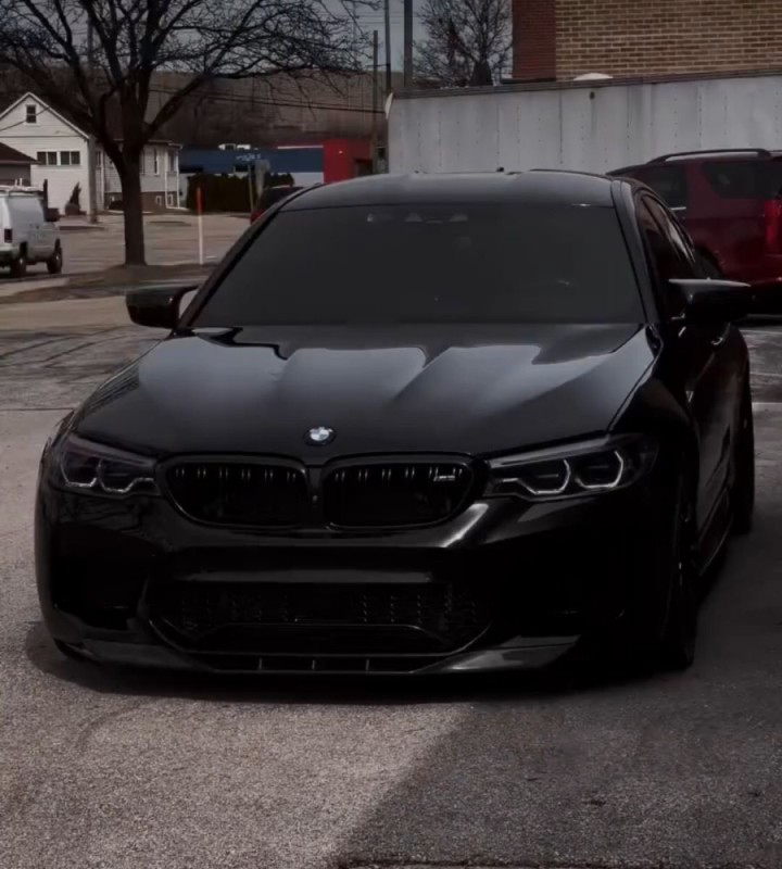 Create meme: BMW 4er , black bmw, BMW M5 F90 matte black