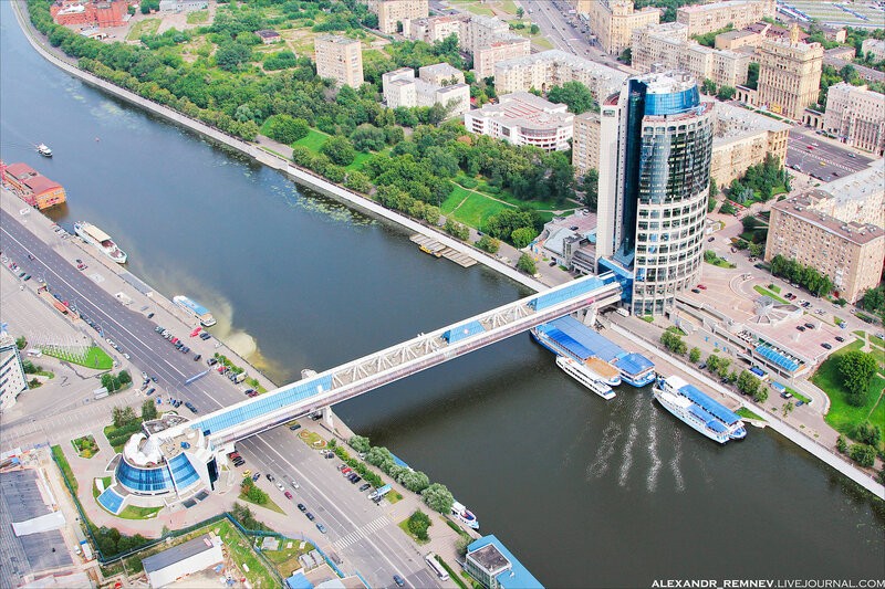 Create meme: the Bagration bridge, bagration shopping and pedestrian bridge, bagration bridge Moscow city