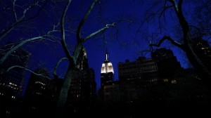 Создать мем: images night city gif, the empire state, вечер