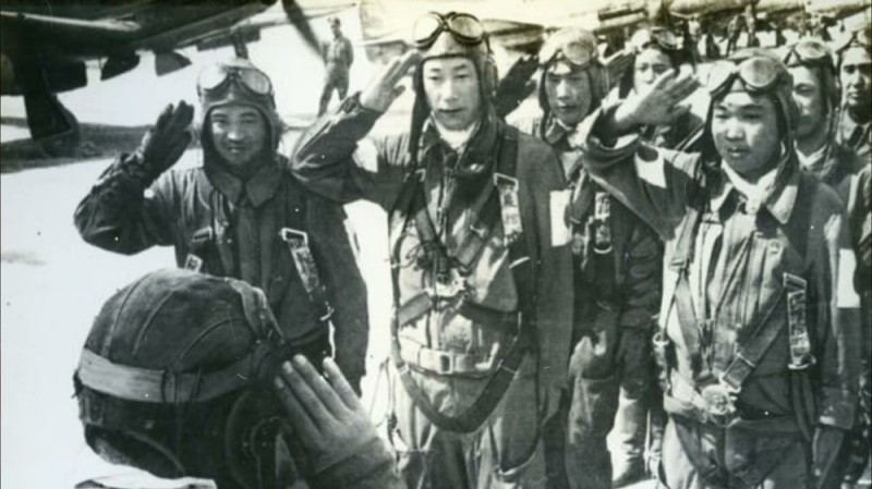 Создать мем: японские летчики камикадзе второй мировой войны, камикадзе япония, камикадзе